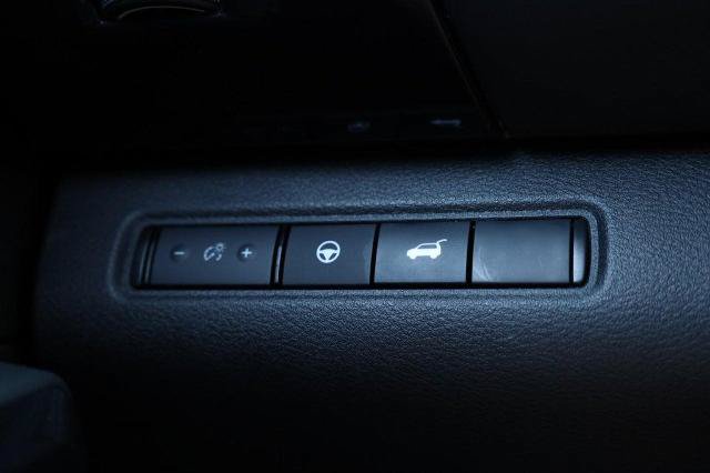 Certified 2025 Nissan Pathfinder SV w/ SV Premium Package FWD image 23