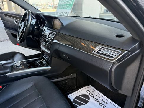 Used 2015 Mercedes-Benz E 400 4MATIC Sedan image 21