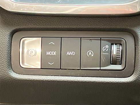 Used 2024 GMC Acadia Denali w/ LPO, Floor Liner Package image 10