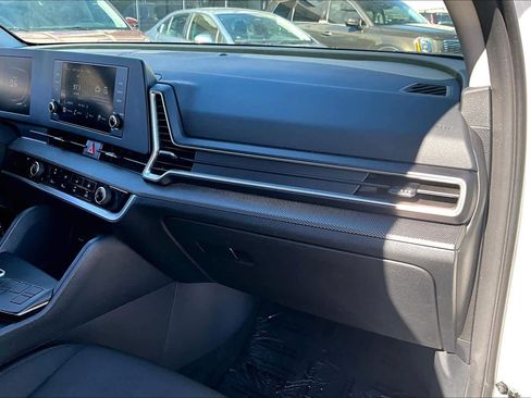 Used 2024 Kia Sportage LX image 17