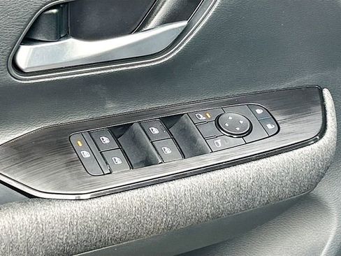 New 2026 Nissan Kicks SV w/ SV Premium Package FWD image 13