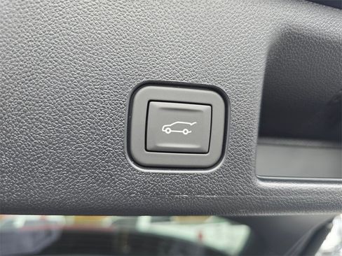 New 2026 Chevrolet Equinox EV RS image 17