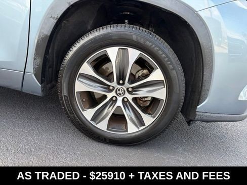 Used 2022 Toyota Highlander XLE FWD image 8