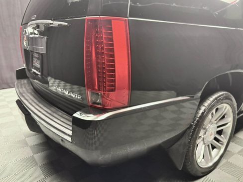 Used 2014 Cadillac Escalade ESV Platinum AWD/4WD image 13