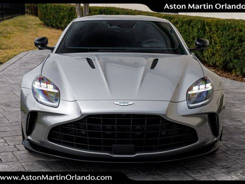 Used 2025 Aston Martin V8 Vantage Coupe image 7