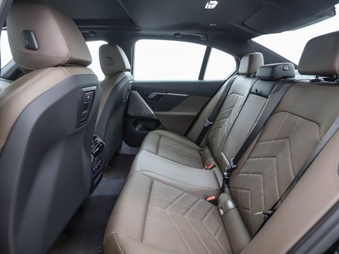 Used 2026 BMW 530i xDrive 530i xDrive w/ Premium Package image 23