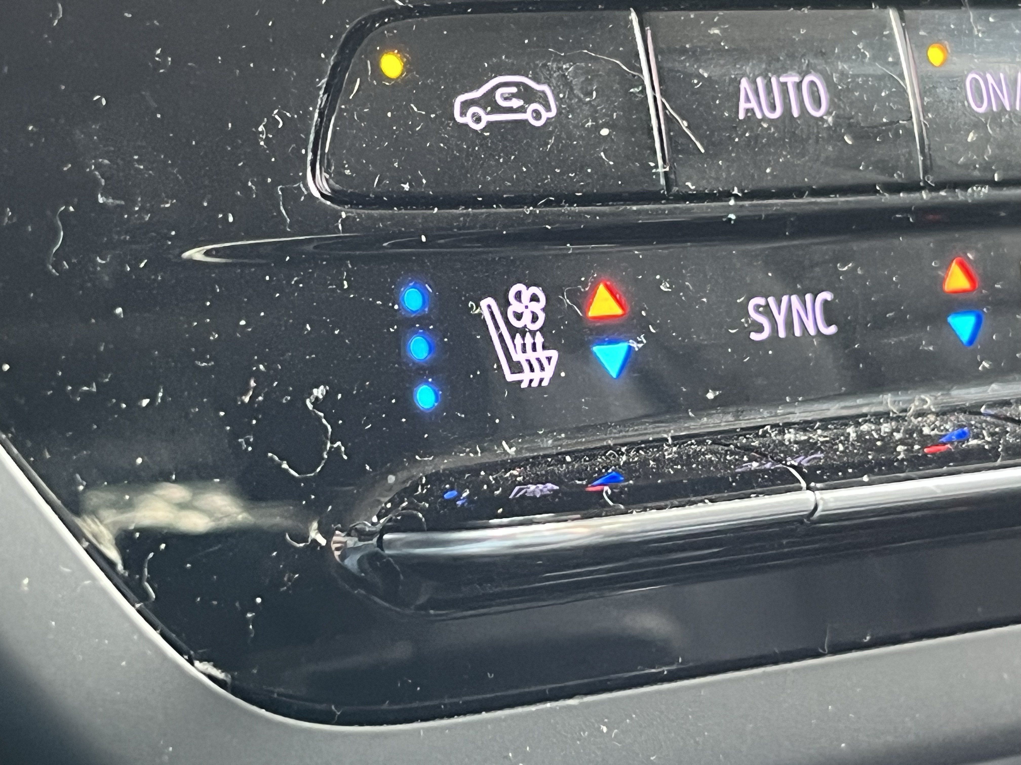 Used 2023 Buick Envision Avenir AWD/4WD image 36