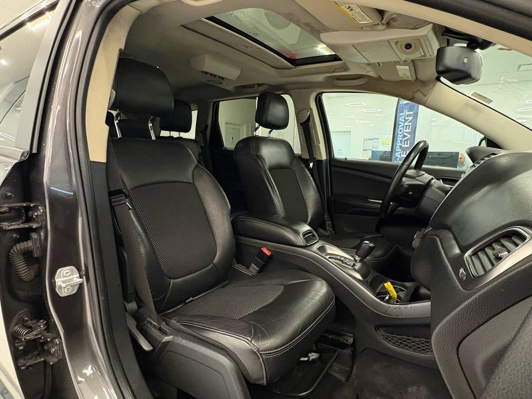 Used 2017 Dodge Journey Crossroad FWD image 23