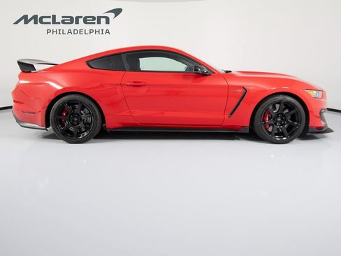 Used 2017 Ford Mustang Shelby GT350R RWD image 4