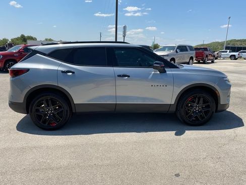 Used 2024 Chevrolet Blazer LT w/ Sound & Technology Package FWD image 7