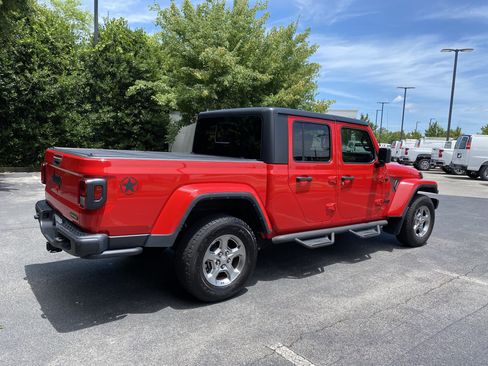 Used 2021 Jeep Gladiator Sport AWD/4WD image 9