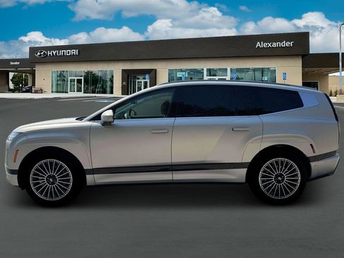 New 2026 Hyundai Ioniq 9 Calligraphy image 3