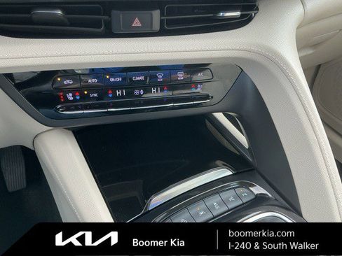 Used 2023 Buick Envision Avenir image 21