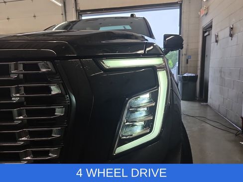 Used 2025 GMC Yukon Denali Ultimate AWD/4WD image 34