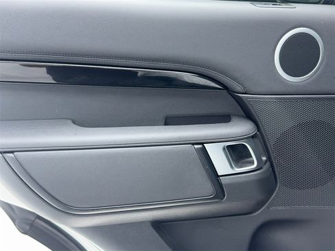 Used 2024 Land Rover Discovery S image 44