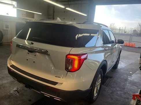 Used 2021 Ford Explorer XLT w/ Equipment Group 202A image 6