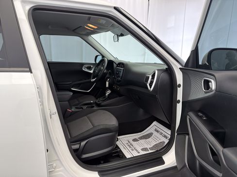 Used 2022 Kia Soul LX FWD image 10