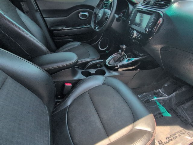 Used 2018 Kia Soul ! FWD image 19