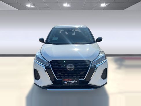 New 2025 Nissan Kicks Play S image 6