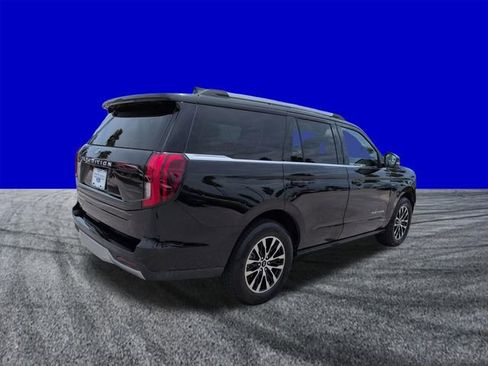 Certified 2025 Ford Expedition Platinum AWD/4WD image 4