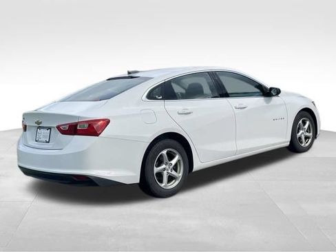 Used 2017 Chevrolet Malibu LS FWD image 4