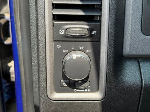 Used 2015 RAM 1500 ST w/ SXT Appearance Group image 29