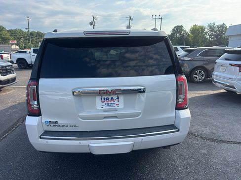 Used 2019 GMC Yukon XL Denali w/ Denali Ultimate Package AWD/4WD image 7