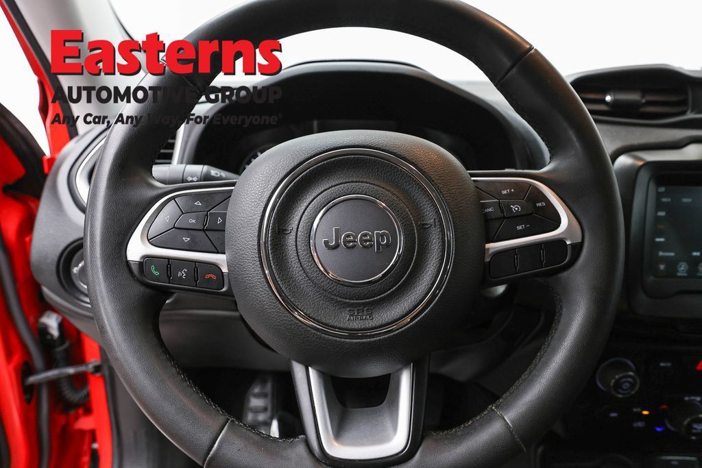 Used 2021 Jeep Renegade Latitude AWD/4WD image 12