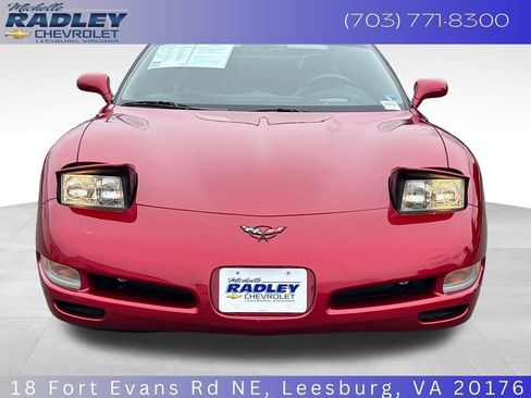 Used 2004 Chevrolet Corvette Convertible w/ Preferred Equipment Group RWD image 10