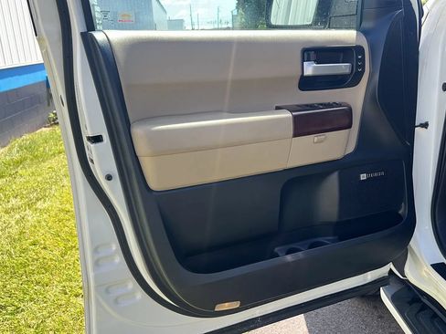 Used 2012 Toyota Sequoia Platinum AWD/4WD image 9