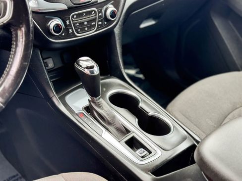 Used 2018 Chevrolet Equinox LT image 23