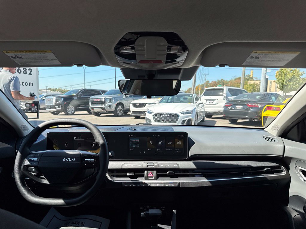 Used 2025 Kia K4 FWD image 18