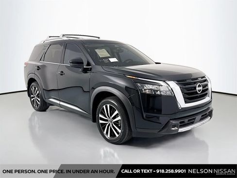 Certified 2025 Nissan Pathfinder Platinum w/ Cargo Package FWD image 3