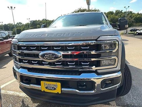 New 2025 Ford F450 Lariat image 2