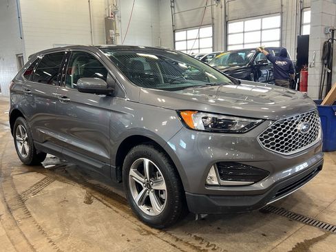 Used 2024 Ford Edge SEL w/ Convenience Package image 5
