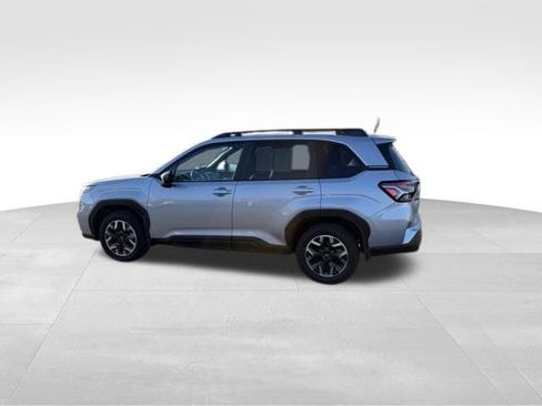 Certified 2025 Subaru Forester Premium image 7