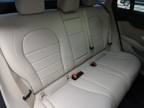 Used 2020 Mercedes-Benz GLC 300 4MATIC image 18
