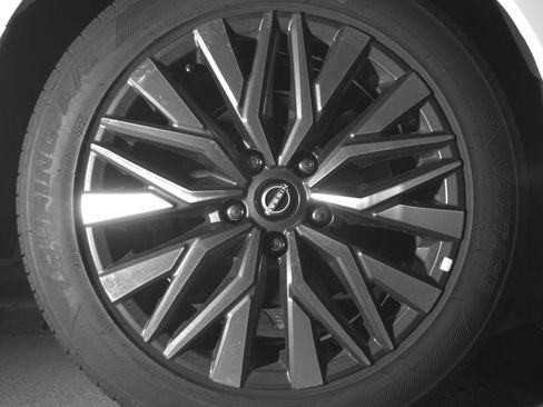 Used 2025 Nissan Altima 2.5 SV FWD image 25