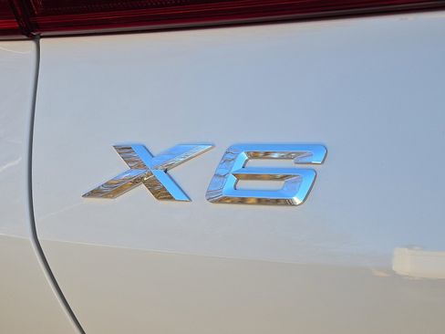 New 2026 BMW X6 xDrive40i w/ Climate Comfort Package image 15