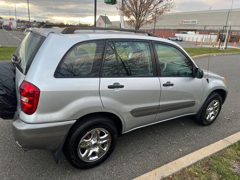 Used 2005 Toyota RAV4 2WD image 8