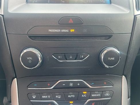 Used 2017 Ford Edge SEL w/ Equipment Group 201A AWD/4WD image 29