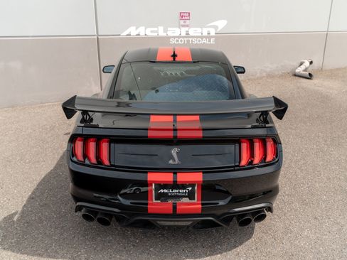 Used 2022 Ford Mustang Shelby GT500 w/ Carbon Fiber Track Pack RWD image 28