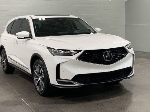 Used 2026 Acura MDX FWD w/ Technology Package image 2