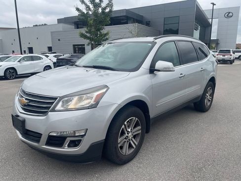 Used 2017 Chevrolet Traverse LT FWD image 6