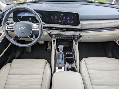 Certified 2025 Kia Telluride SX Prestige AWD/4WD image 13