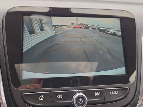 Used 2018 Chevrolet Equinox LT w/ Sun & Infotainment Package FWD image 15