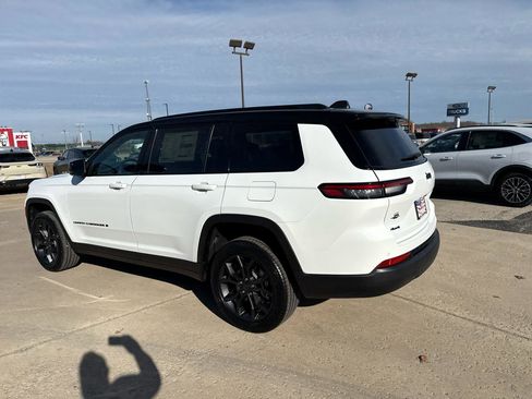 New 2025 Jeep Grand Cherokee L Limited AWD/4WD image 12