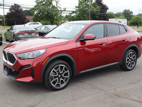 Used 2026 BMW X2 xDrive28i AWD/4WD image 1