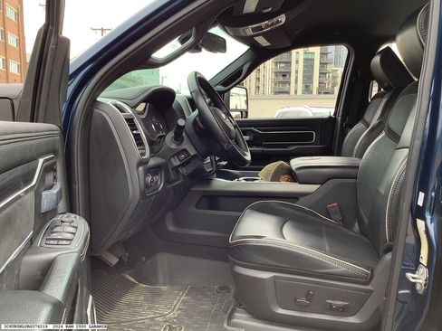 Used 2024 RAM 2500 Laramie w/ Night Edition AWD/4WD image 7