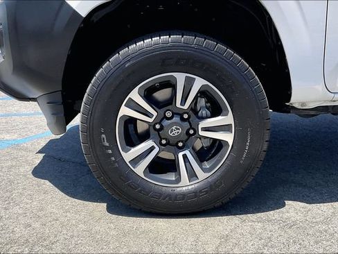 Used 2021 Toyota Tacoma SR RWD image 8